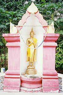 Pratat Yonok Nakon Sangkum, Ko Mae Mai, Ban Nong Nam, Chiang Saen (Bild 8) 12.8 K